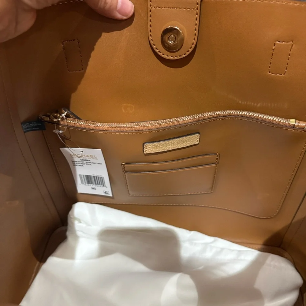Michael Kors elegant leather